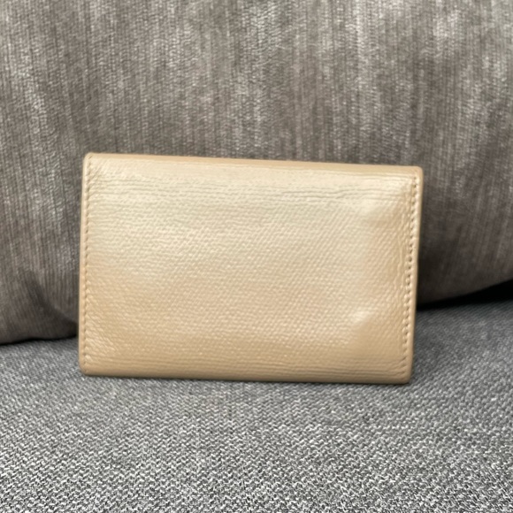 Gorgeous Chanel 6-Ring Keyholder in Excellent Condition! - Picture 2 of 12